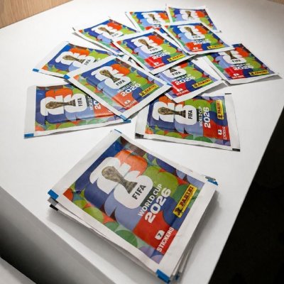 Kit com 100 Envelopes (700 Figurinhas) Panini Copa do Mundo 2026