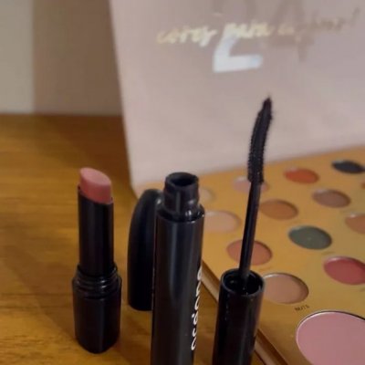 Kit Paleta + Batom Rosa + Máscara Cílios