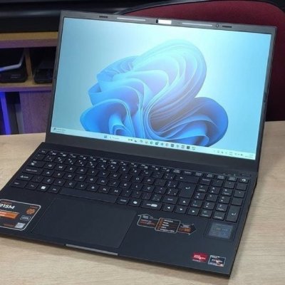 Notebook Positivo Vision R15M, Ryzen 5-5625U, 16GB RAM, 512GB SSD, Tela 15,6 IPS Full HD, Mini Tela 1,54 IPS, Linux Debian