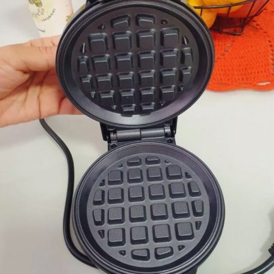 Britânia Mini Waffle Maker 550W Antiaderente