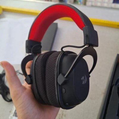 Headset Gamer Redragon Zeus Pro Preto Sem Fio 7.1