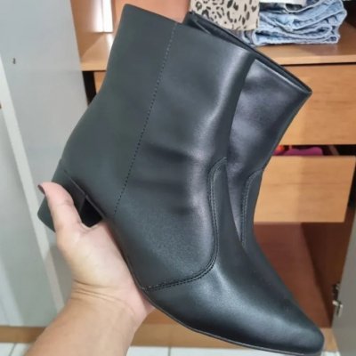 Bota Feminina Bico Fino Cano Curto Gigil