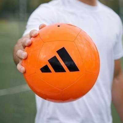 Bola de Futebol Adidas
