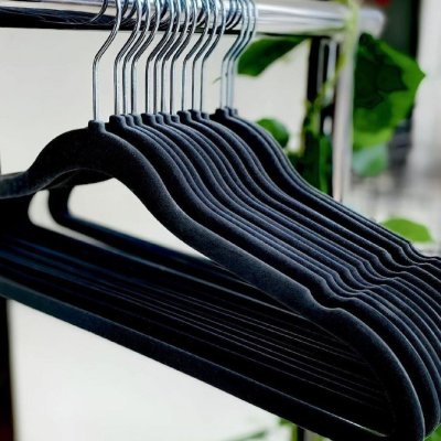 👗 Kit Cabides de Veludo Antideslizante Slim - 50 Unidades
