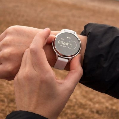 Garmin Relógio Lily 2 Sport Dourado com Branco 35mm