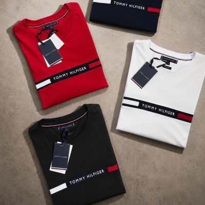 Kit Camisetas Tommy Hilfiger Branca/Preta 2un