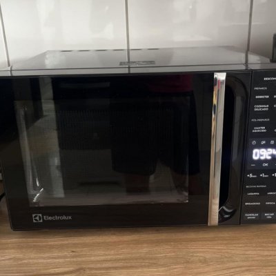 Micro-ondas Electrolux 23L Efficient