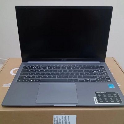 Notebook Samsung Galaxy Book4 U300 8GB 256GB