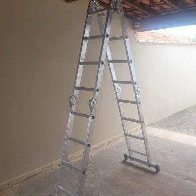 Escada Articulada 4x4 em Alumínio 16 Degraus