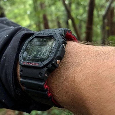 Casio G-Shock DW-5600UHR-1DR Preto/vermelho