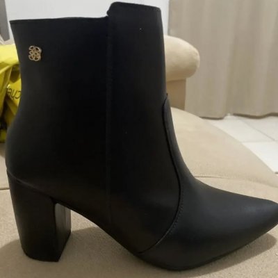 👢 Bota Bico Fino Cano Curto Salto Confortável