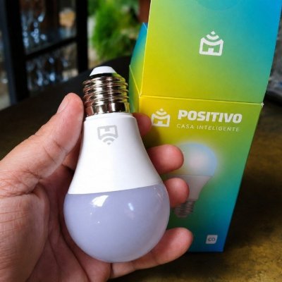 Kit com 2 Lâmpadas Smart Wi-Fi Positivo 9W Bivolt