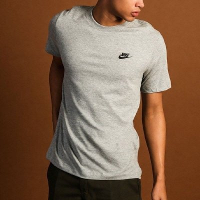 Camiseta Nike Sportswear Club