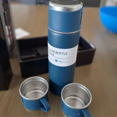 Kit Garrafa Térmica Inox 500ml + 3 Xícaras
