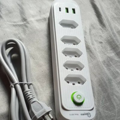 Extensão 5 Tomadas e 2 USB Bivolt