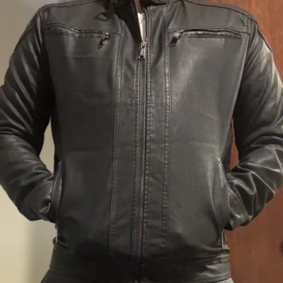 🧥 Jaqueta de Couro Slim Resistente