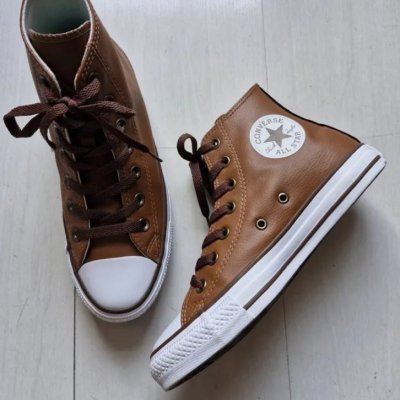 Tênis Chuck Taylor All Star Couro Converse