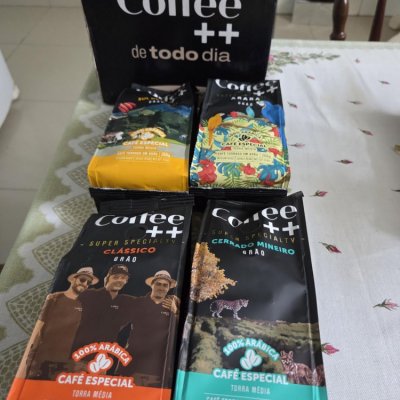 Kit 4 Pacotes Café Especial em Grãos 100% Arábica