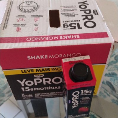YoPRO Bebida Láctea UHT Morango 250ml 12 unidades