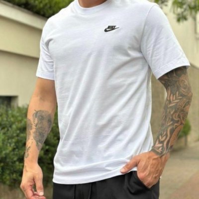 Camiseta Nike Sportswear Club