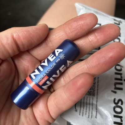 NIVEA Hidratante Labial Hidra Color 3 em 1 Coral