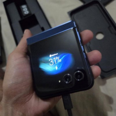 Smartphone Motorola Razr 60 256GB 24GB Azul Marinho