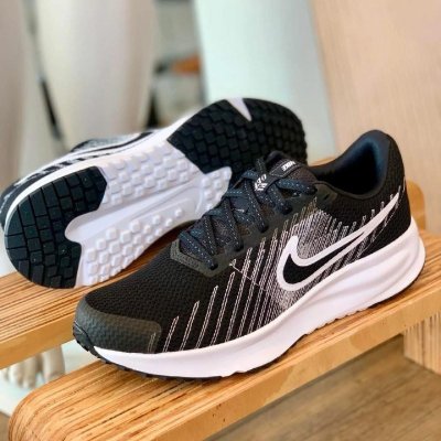 Tênis Nike Run Defy