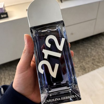 Carolina Herrera 212 Men Heroes EDT 150ml