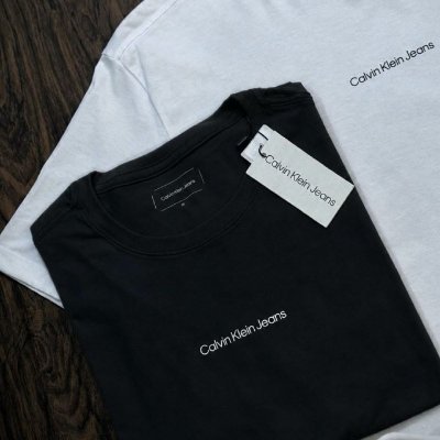 PEITA DA CALVIN KLEIN MINIMALISTA