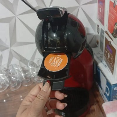 Cafeteira Nescafé Dolce Gusto Mini Me Vermelha e Preta