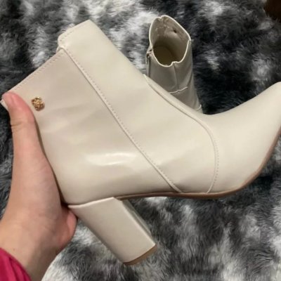 Bota Gigil Bico Fino Salto Alto com Zíper