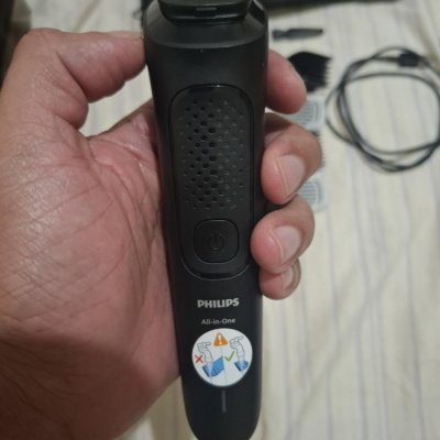 Philips Aparador e Barbeador Elétrico 9 em 1
