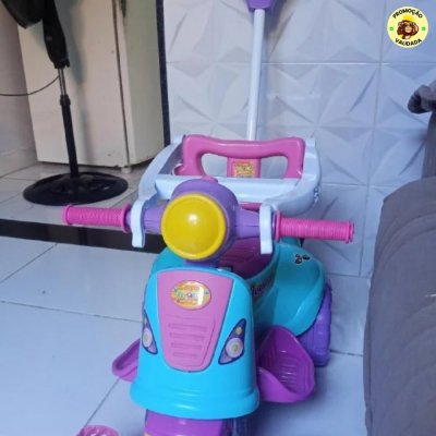 TRICICLO AVESPA MARAL PINK