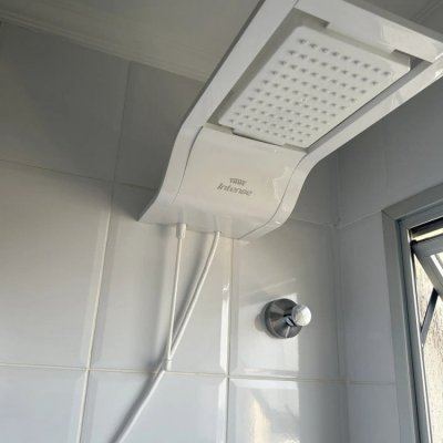 Chuveiro Fame Ducha Intense 7.8kW Preto