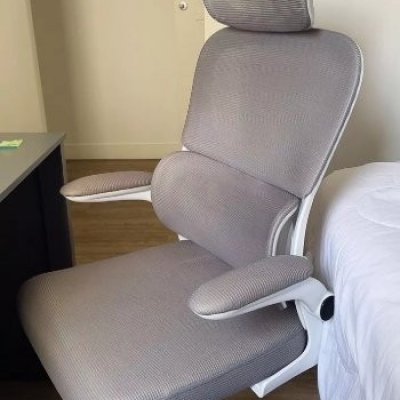 Cadeira de Escritório Ergonômica Cinza com Apoio