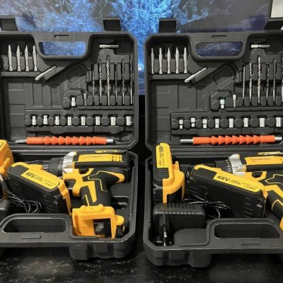 Furadeira Parafusadeira Com 2 Baterias Recarregáveis e Maleta