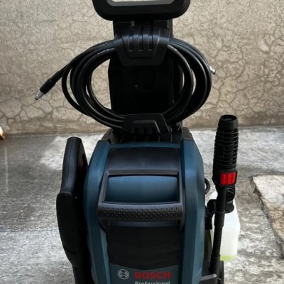 Lavadora de alta pressão Bosch GHP 200 azul