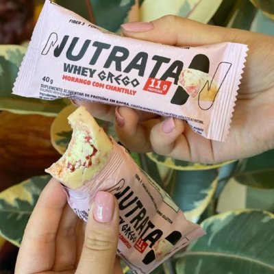 Barra Whey Grego Morango com Chantilly Nutrata 40g - 12 unidades
