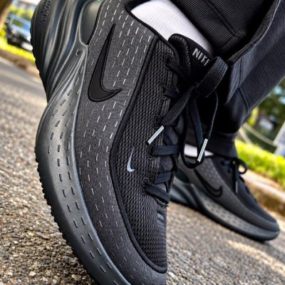 Tênis Nike Uplift SC