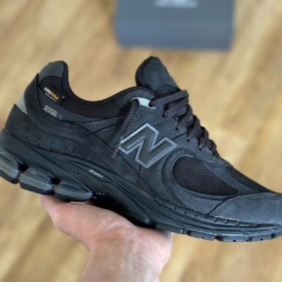 Tênis New Balance 2002r
