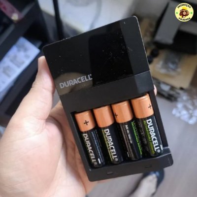 Duracell Carregador de Pilhas Recarregáveis AA e AAA