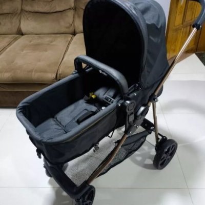 Carrinho de Bebê e Berço Moisés Napoli Preto Galzerano