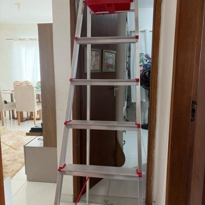 Escada Dobrável Alumínio 8 Degraus
