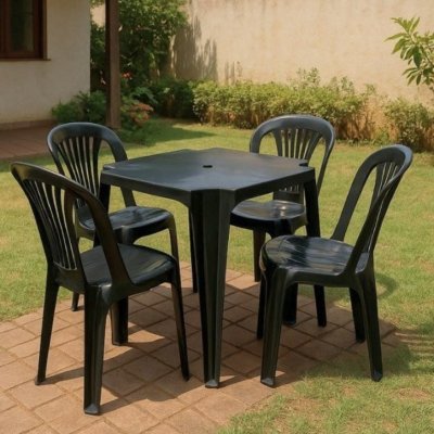 Kit Mesa Plástico Quadrada com 4 Cadeiras Bistrô 70cm