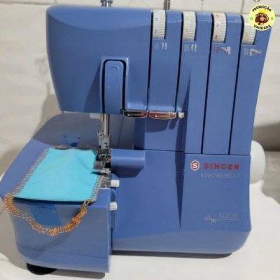 Máquina Overlock Singer S0235