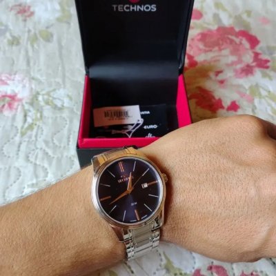 Relógio Technos Classic de Aço Inoxidável