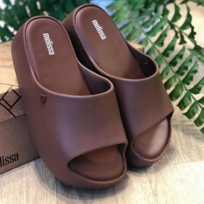 Melissa Free Platform Slide