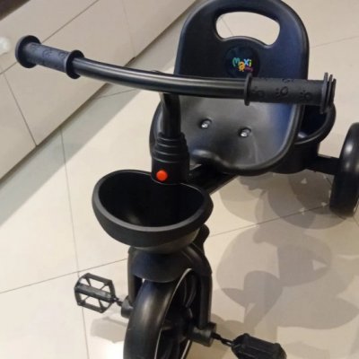 Triciclo Motoca com Pedal LED 3 Rodas Preto