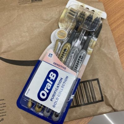 Oral-B Escova de Dente Sensitive Purification Gold 4 Un