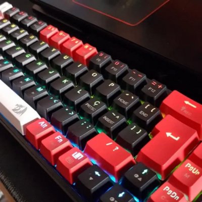 Teclado Redragon RyzePro ABNT2 Switch Marrom